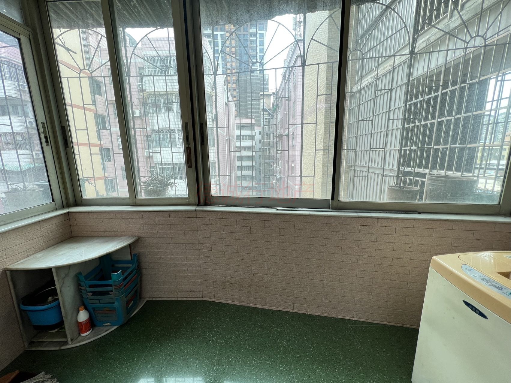 江泰地铁站，富荣新村电梯，3室1厅1卫，看房方便